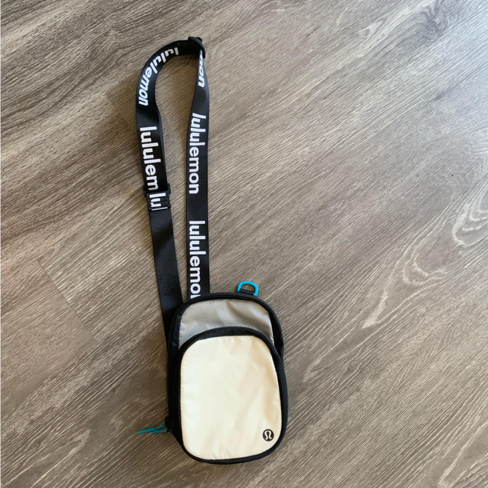 Lululemon The Rest is Written Crossbody bag
